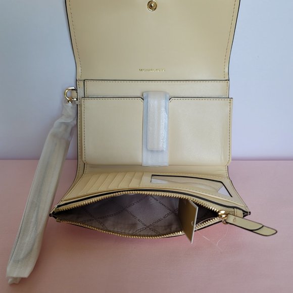 MICHAEL KORS Jet Set Charm Signature Colorblock LG Flap Phone Wristlet/Wallet ⭐ - Picture 13 of 16